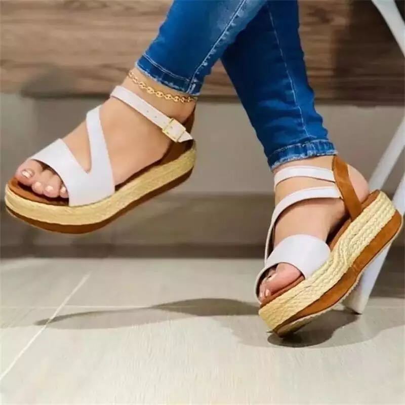 Chaussures Sandales à Boucle et Plateforme – Style et Confort Féminin